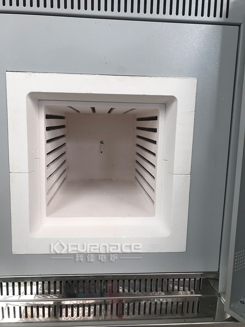 1100度煙筒箱式灰化爐實拍圖