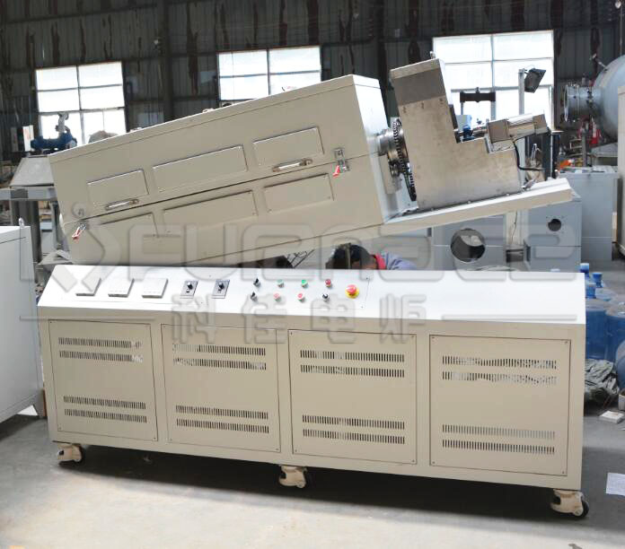 比較常用的三溫區(qū)實驗用回轉(zhuǎn)爐