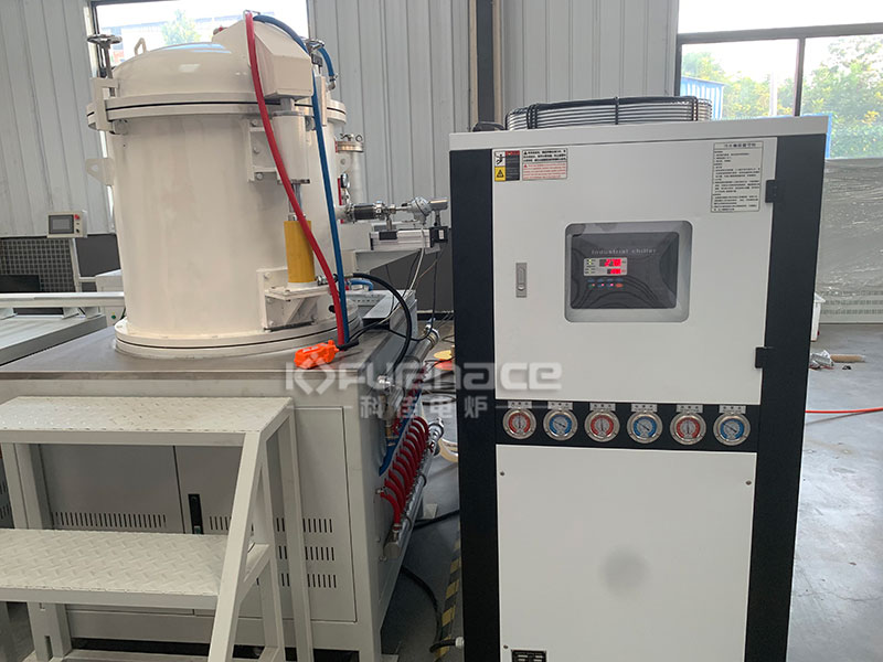 立式石墨真空爐實拍圖